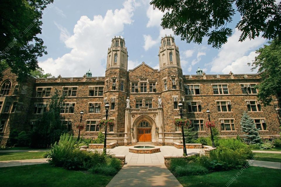 里海大學